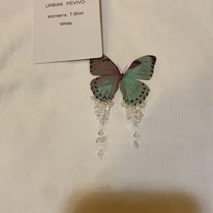 Urban Outfitters Urban Revivo White Butterfly T-shirt size S thumbnail 3