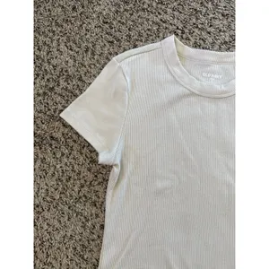 Old‎ Navy Women's Tan Cropped Snug Ribbed Short Sleeve Tee Size Medium thumbnail 3