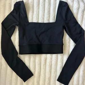 Aritzia Babaton Black Longsleeve Cropped Workout Top High Support Size XXS thumbnail 8