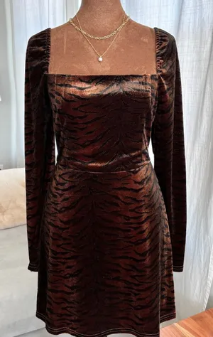Le Lis Dress Medium Bronze Tiger Print Velvet Square Neck Long Sleeve Whimsygoth thumbnail 1