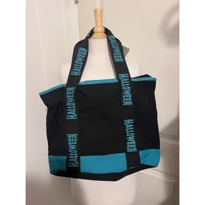 Disney Parks Halloween Mickey Mouse‎ Glow In Dark Tote Bag Jack O Lantern 2023 thumbnail 2