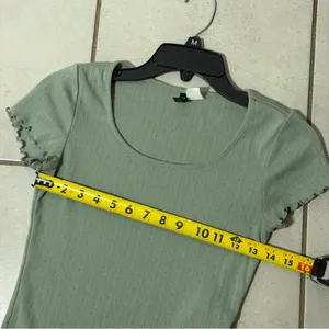 Divided by H&M‎ Ribbed Olive Green Women's Top Casual Size Small thumbnail 5