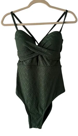 Cupshe Womens Green Chevron Textured Twist Front One Piece Swimsuit CAA12E3M014R thumbnail 1