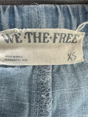 Free People Ruffle Chambray Denim Shorts Smocked Waist XS 100% Cotton thumbnail 4