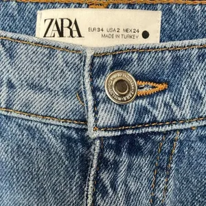 Zara The 90’s Full Length Medium Wash Distressed Raw Hem Jeans Sz 2/26 #765 thumbnail 6