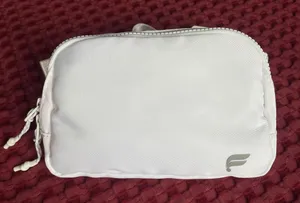 Fabletics The Belt Bag White Waist Pack Crossbody Adjustable Strap NWT OS thumbnail 1