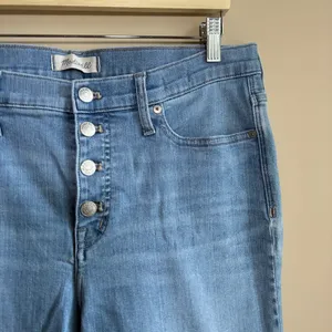 Madewell 9" high rise skinny crop 32 light wash blue jeans women's button detail thumbnail 2