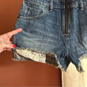 Free People Sunkissed Denim‎ Short Overalls Zip Front Jean Shortalls NEW Size 2 thumbnail 4