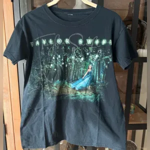Vintage Taylor Swift Speak Now Concert Tour T Shirt 2010 short sleeve tee thumbnail 1