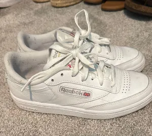 Reebok Sneakers thumbnail 1