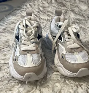 Reebok Adorable chunky sneakers in neutral tones (white, beige, with navy accents) 🤍 Stylish, comfy, and perfect for everyday wear 👟💕 ✔️ Lightweight and comfortable ✔️ Lace-up closure ✔️ Trendy chunky style ✔️ Gently used, in great condition 💖 Perfect for school, outings, or casual outfits 💖 Easy to match with dresses, jeans, or sets thumbnail 1