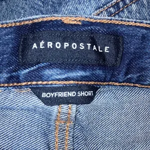 Aeropostale Distressed Boyfriend Shorts, Size 8 thumbnail 4