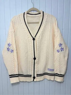 Taylor Swift‎ Cream Cable Knit Cardigan with Lavender Star Sleeves size M thumbnail 1