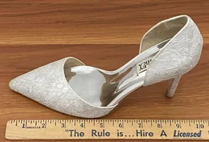 Badgley Mischka “Lola” d’Orsay Pumps White/Silver Lace Wedding Heels Size 8 thumbnail 10