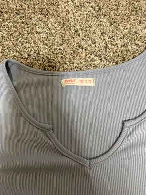 ROMWE Pastel Light Blue Scallop Edge V-Neck Ribbed Knit Bodysuit thumbnail 4