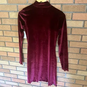 NWT Abound Long Sleeve Maroon Velvet Mini Dress Women’s Size Small thumbnail 2