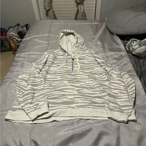 American Eagle Gray Zebra Print Woman’s Hoodie thumbnail 1