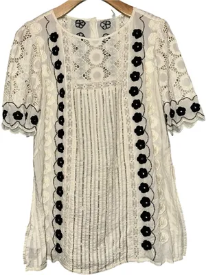 Anthropologie Floreat 4 White Eyelet Lace Black Floral Trim Veille Peasant Top thumbnail 4