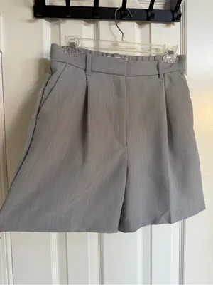 Abercrombie Ultra High Rise Tailored Pleated Shorts Gray NWT S thumbnail 2