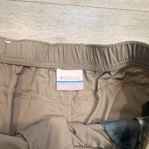 Columbia Womens Khaki Quick Dry Cargo Shorts‎ Size XLarge Belted Outdoor Hiking thumbnail 4
