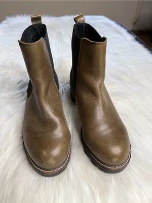 Anthropologie Olive Brown Leather Dale Chelsea Lug Sole Ankle Boots thumbnail 2