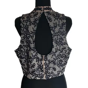 Vintage Women Black Floral Embroidered Rhinestone Crop Top‎ Keyhole Back 13 thumbnail 2