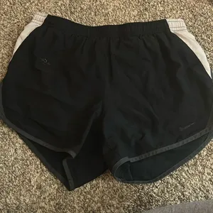 Nike dri-fit shorts size XS thumbnail 1