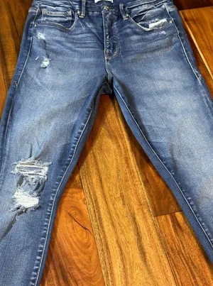 Good American Good Legs Crop Skinny Jeans thumbnail 6