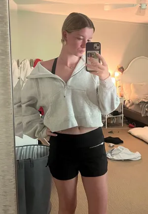 Athleta shorts thumbnail 1