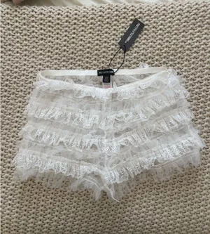 Pretty little thing bloomers thumbnail 1