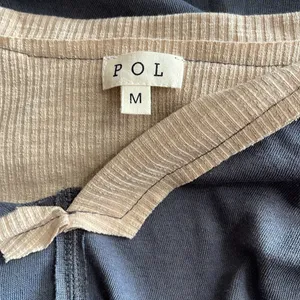 POL Gray/Tan Metal Fringe V-Neck Tank Size M thumbnail 4