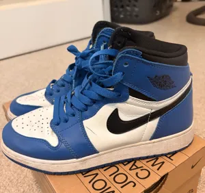 Nike Air Jordan thumbnail 1