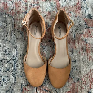 Giani Bernini Tan Ankle Strap Heels thumbnail 2