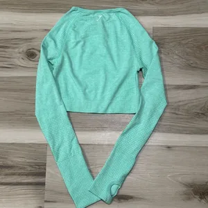 Gymshark Vital Pistachio Seamless Long Sleeve Crop Top Athletic Women’s XS thumbnail 3