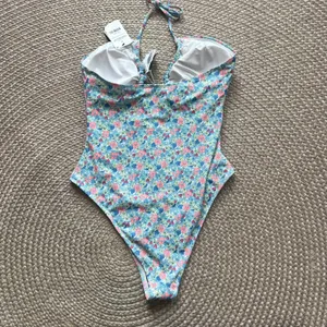 Cotton On One Piece Swimsuit Sz Medium thumbnail 3