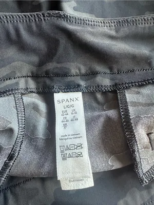SPANX Sunshine 6” pull on shorts dark camo size large style 50213R thumbnail 4