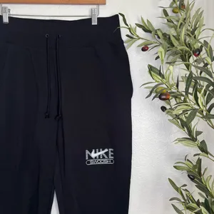 Nike Woman’s Swoosh  Fleece Joggers Pants thumbnail 3