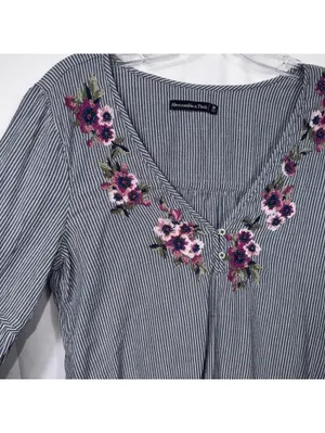 Abercrombie & Fitch Embroidered Striped Peasant Blouse Size Medium thumbnail 3