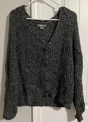 Sweater Size M thumbnail 1