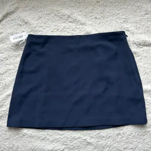 Aritzia Sunday Best Navy Mini Skirt Size 8 thumbnail 5