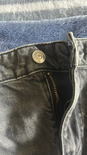 H&M black cargo skirt  thumbnail 3