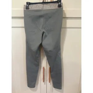 Nike Pro Dri-FIT Womens Grey Athletic Training Leggings Size Medium Tights thumbnail 5