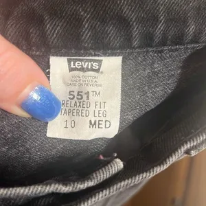✨Levi's 551 Relaxed Fit Tapered Leg Sz 10M Denim Jeans✨ thumbnail 6