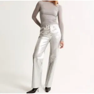 Abercrombie‎ & Fitch Curve Love 90s Relaxed High Rise Metallic Silver Jeans 14L thumbnail 3