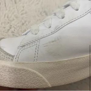 Nike White Blazers Mid thumbnail 3