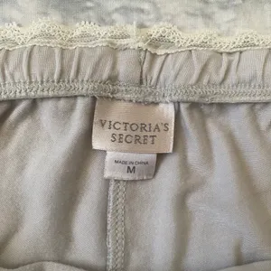 Victoria’s Secret women M soft and smoothe pajama pants w/lace trim waist grey thumbnail 5