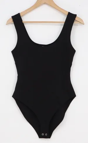 Forever 21 Womens Knit Bodysuit Black Scoop Neck Sleeveless Snap Closure Size M thumbnail 1