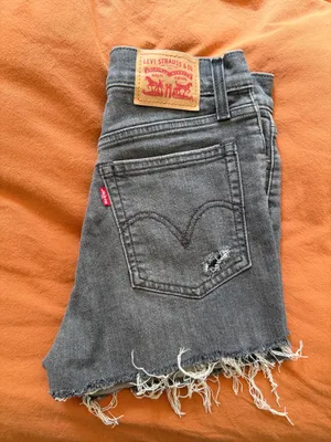 Levi’s Wedgie Shorts Denim High-Rise thumbnail 2