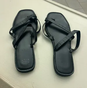 Black Square-Toe Strappy Women's Sandals 11 thumbnail 1