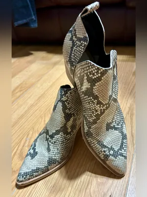 Dolce Vita Cream & Black Snake-Print Cutout Ankle Boots ladies sz U.S 8.5 thumbnail 8